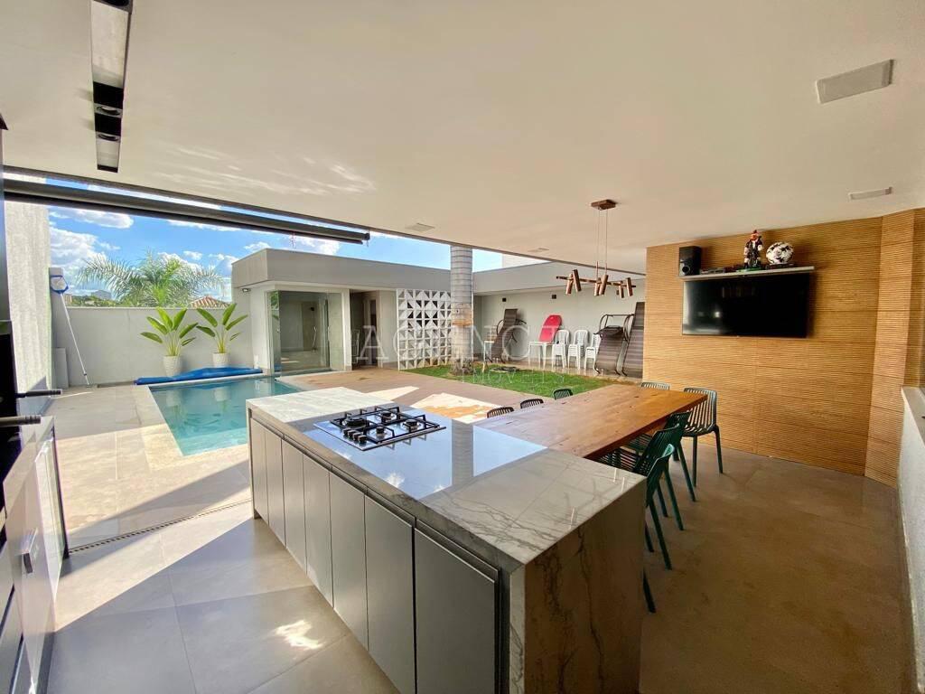 Casa, Paquetá, 4 Quartos, 0 Vaga, 2 Suítes