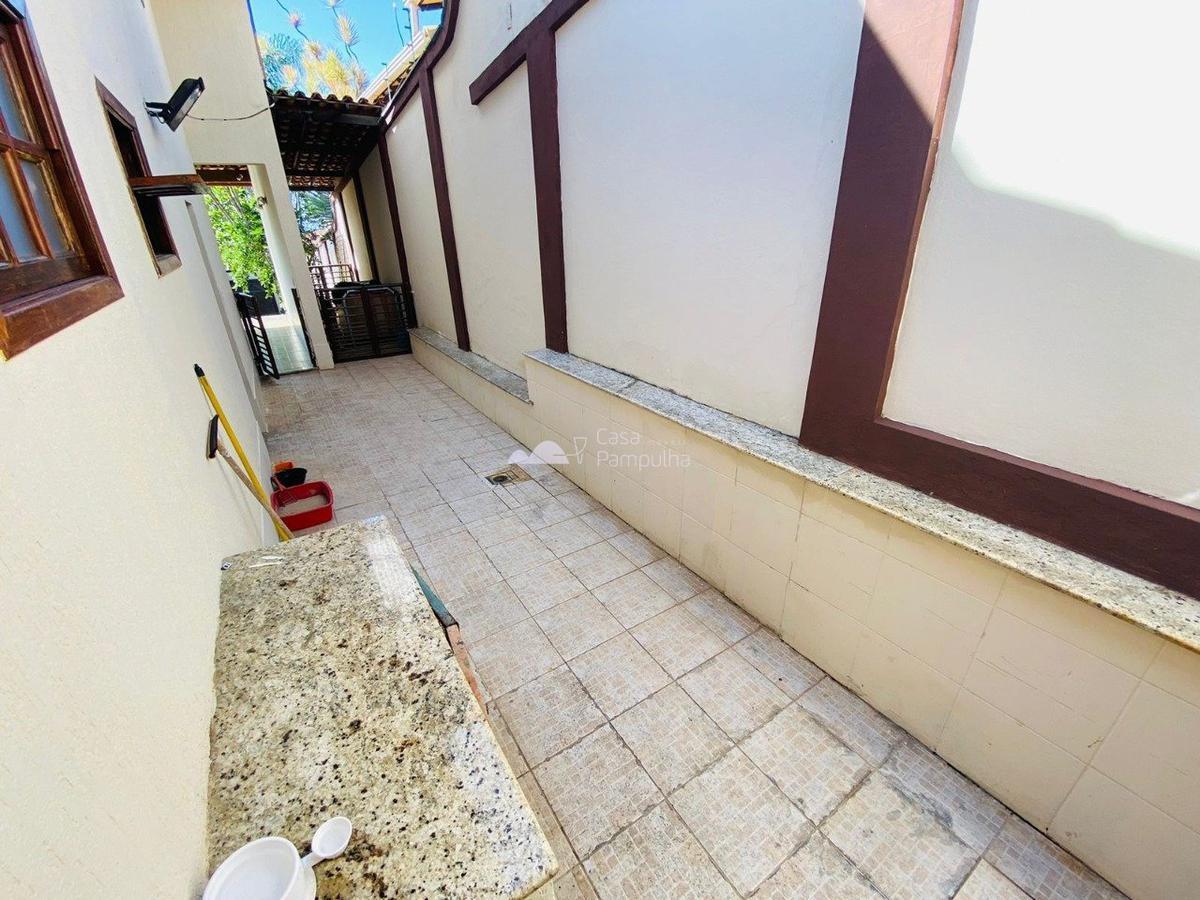 Casa, Trevo, 3 Quartos, 8 Vagas, 1 Suíte