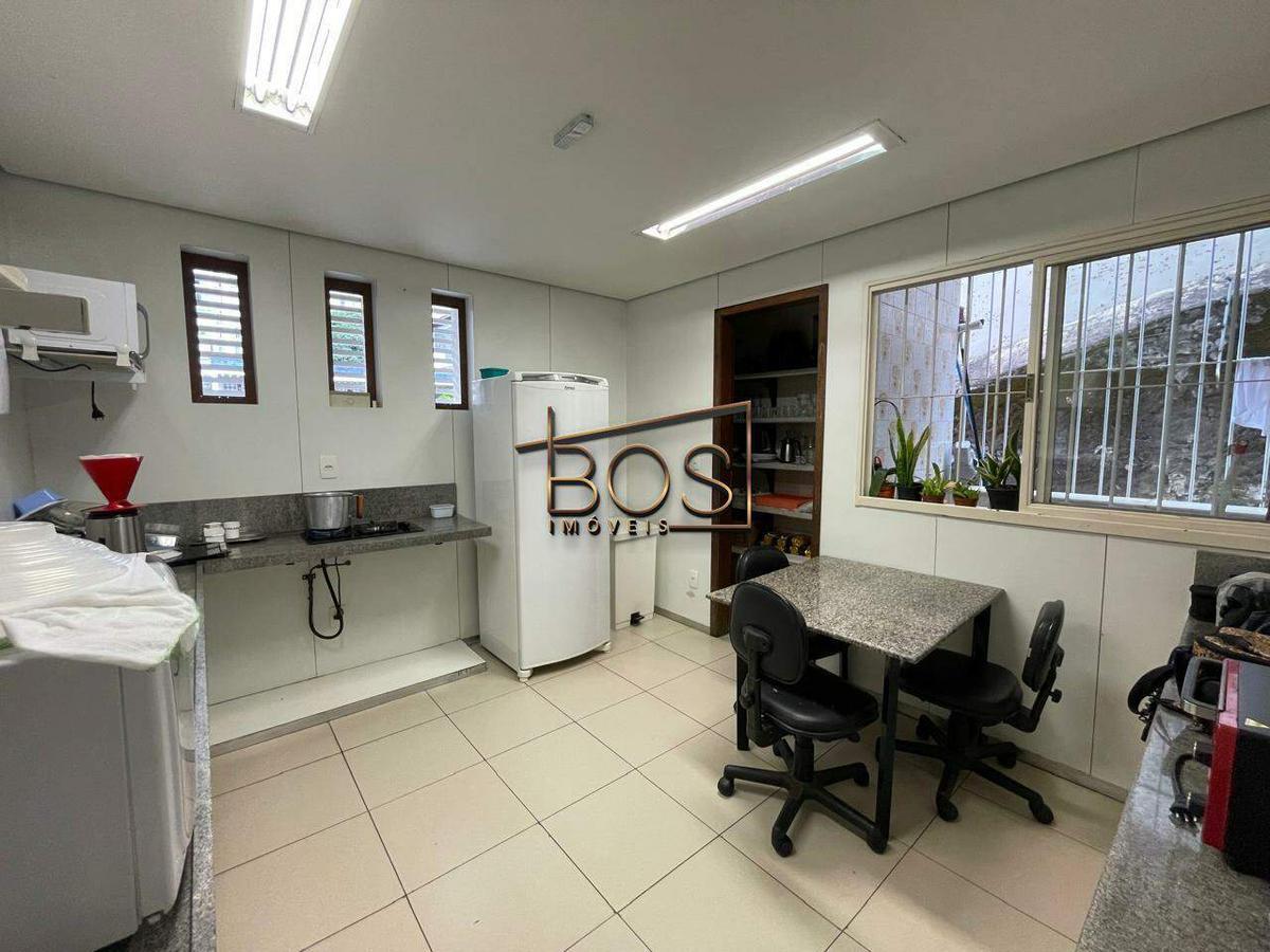 Casa, Vila Paris, 6 Quartos, 4 Vagas