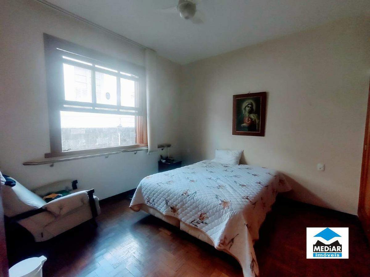 Casa, Floresta, 4 Quartos, 7 Vagas, 2 Suítes
