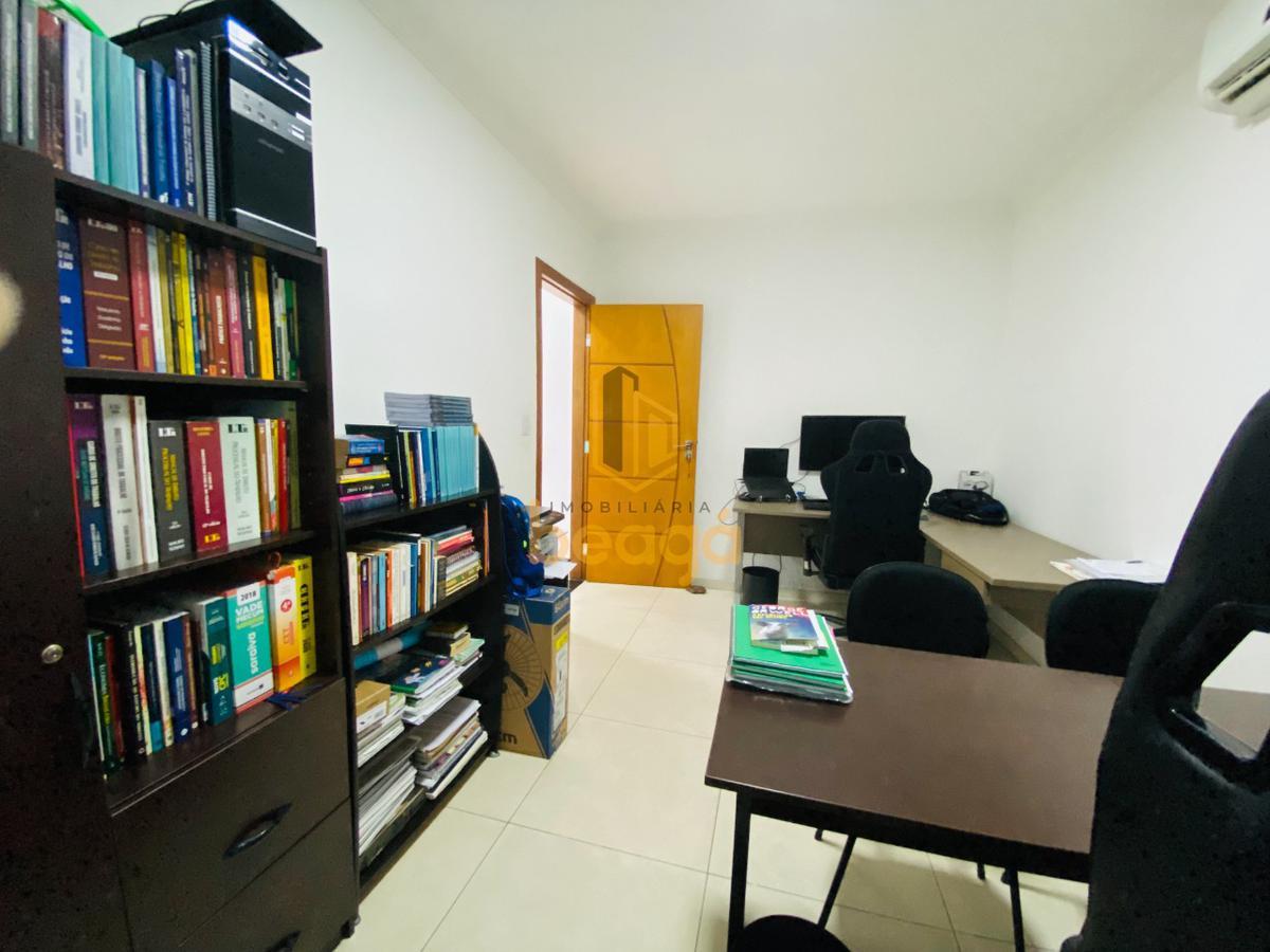 Casa, Novo Glória, 4 Quartos, 5 Vagas, 1 Suíte