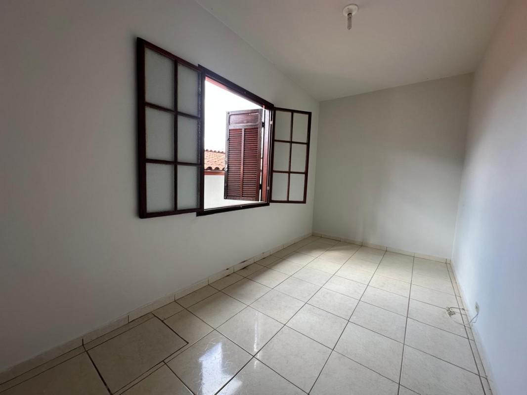 Casa, Centro, 5 Quartos, 0 Vaga