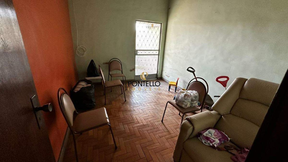 Casa, Centro, 3 Quartos, 0 Vaga