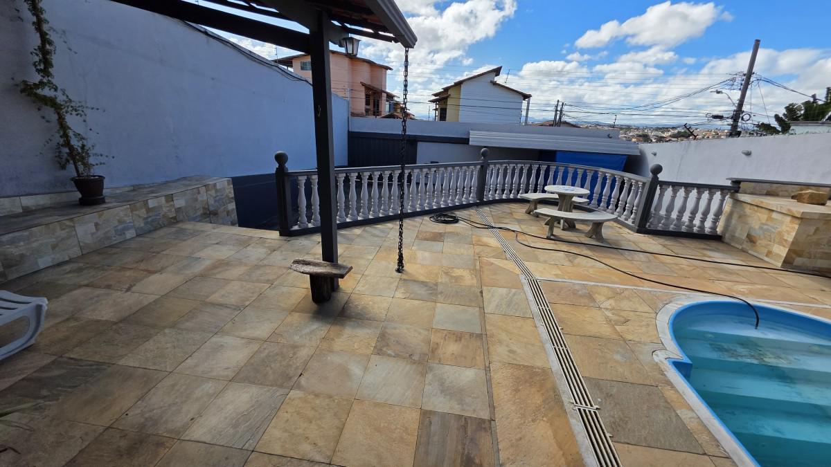 Casa, Jardim Leblon, 2 Quartos, 5 Vagas, 1 Suíte