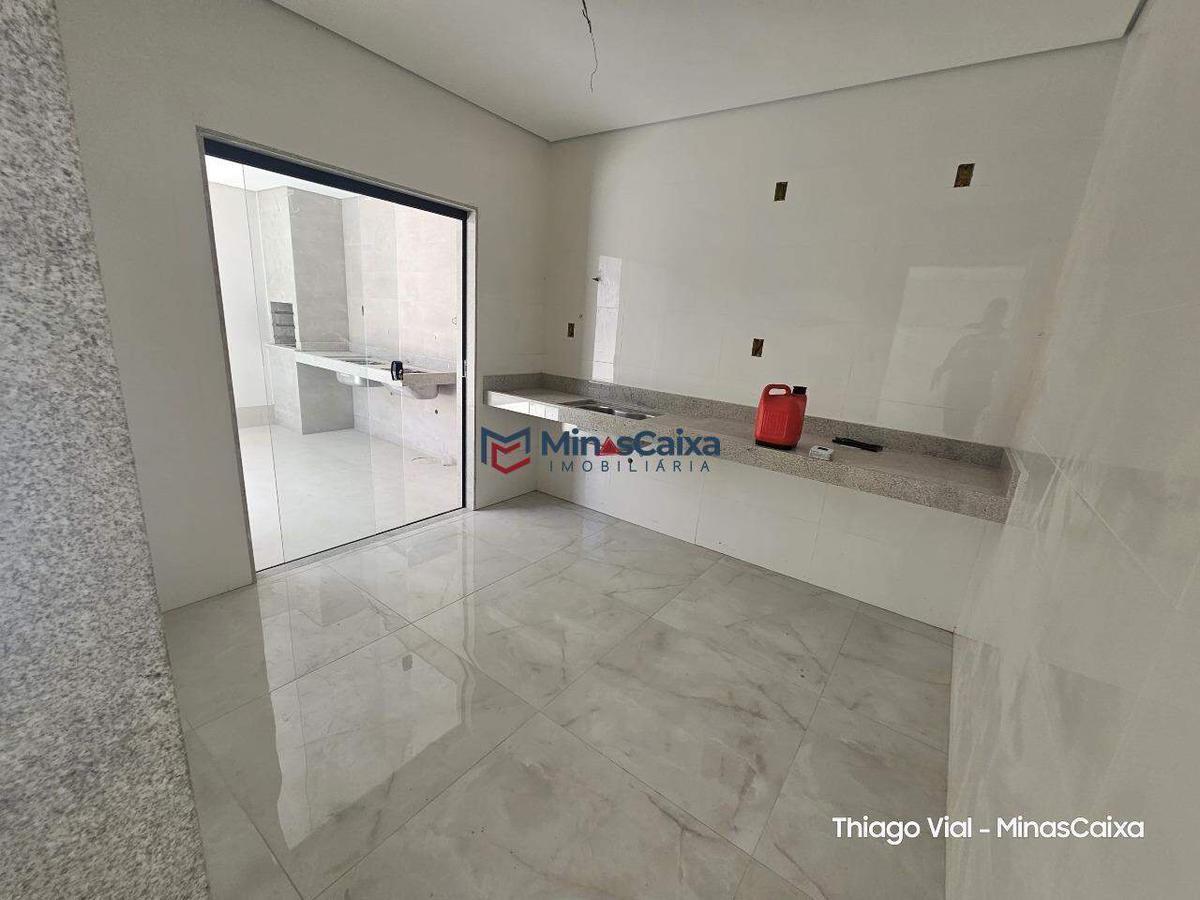 Casa, Quitandinha, 3 Quartos, 1 Vaga, 1 Suíte