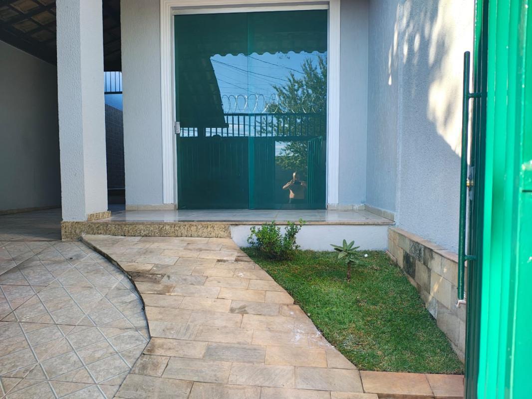Casa, Santa Mônica, 3 Quartos, 2 Vagas, 1 Suíte