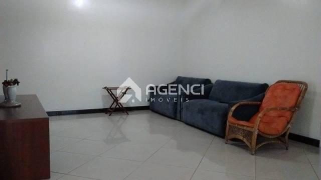 Casa, Camargos, 5 Quartos, 0 Vaga, 3 Suítes