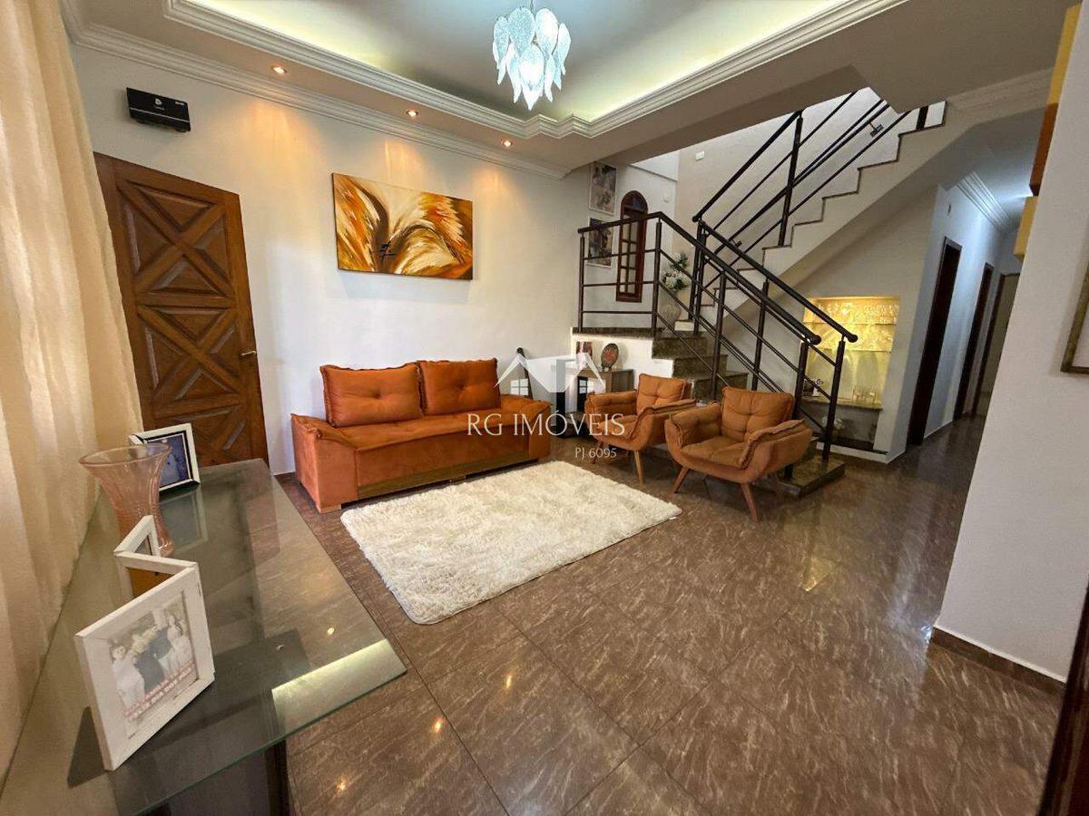 Casa, Niterói, 4 Quartos, 6 Vagas, 1 Suíte