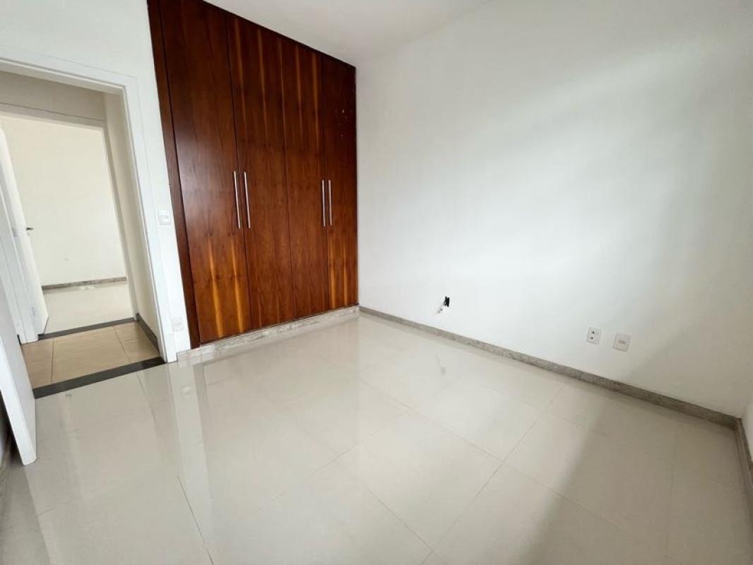 Casa, Centro, 3 Quartos, 0 Vaga, 1 Suíte