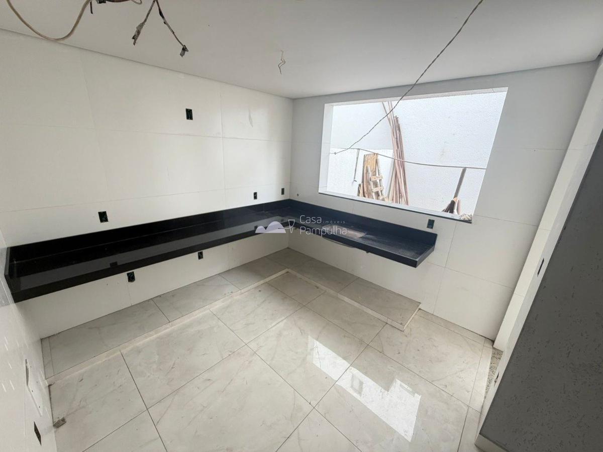 Casa, Santa Mônica, 3 Quartos, 4 Vagas, 1 Suíte