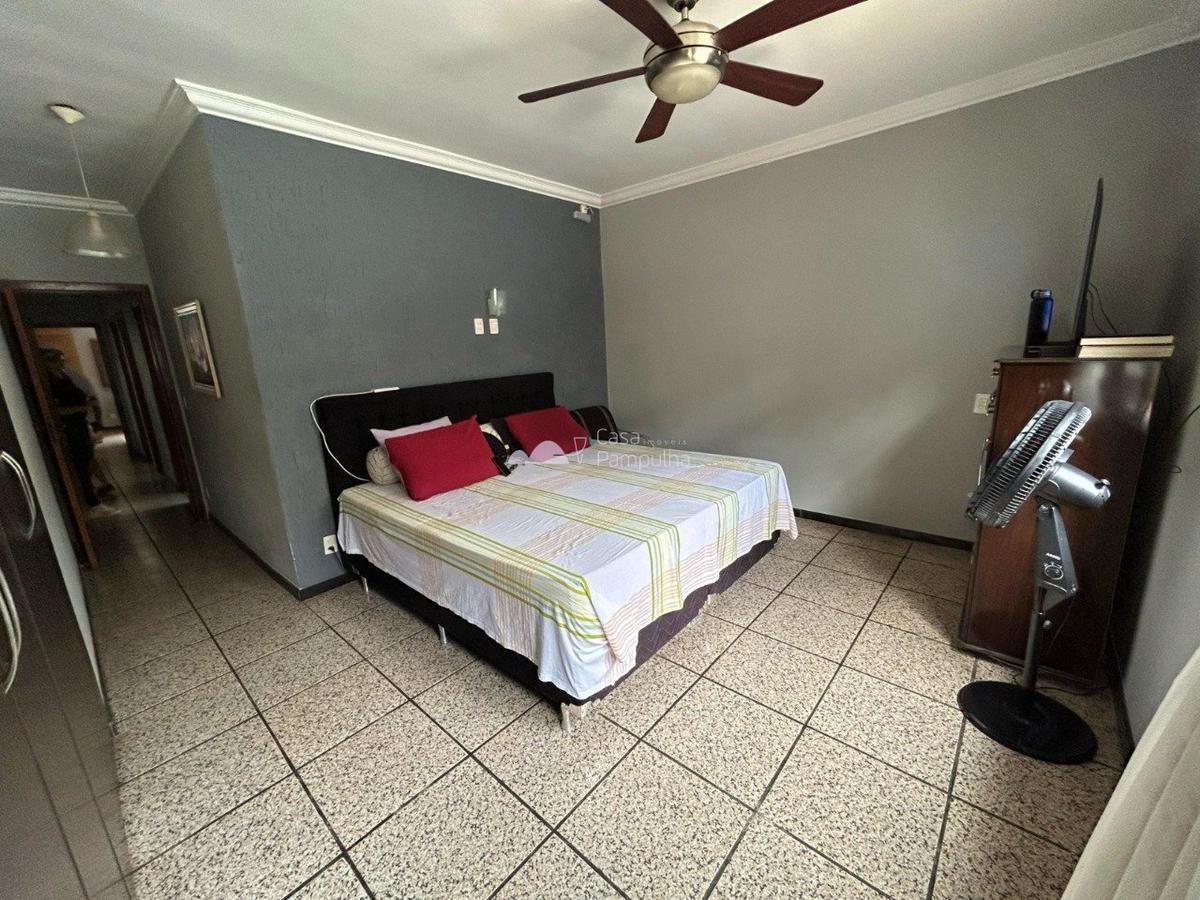 Casa, Itapoã, 3 Quartos, 4 Vagas, 1 Suíte