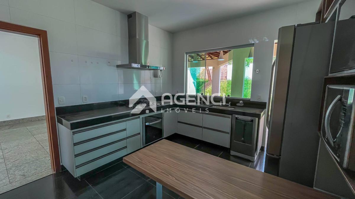 Casa, Bandeirantes (pampulha), 3 Quartos, 0 Vaga, 1 Suíte