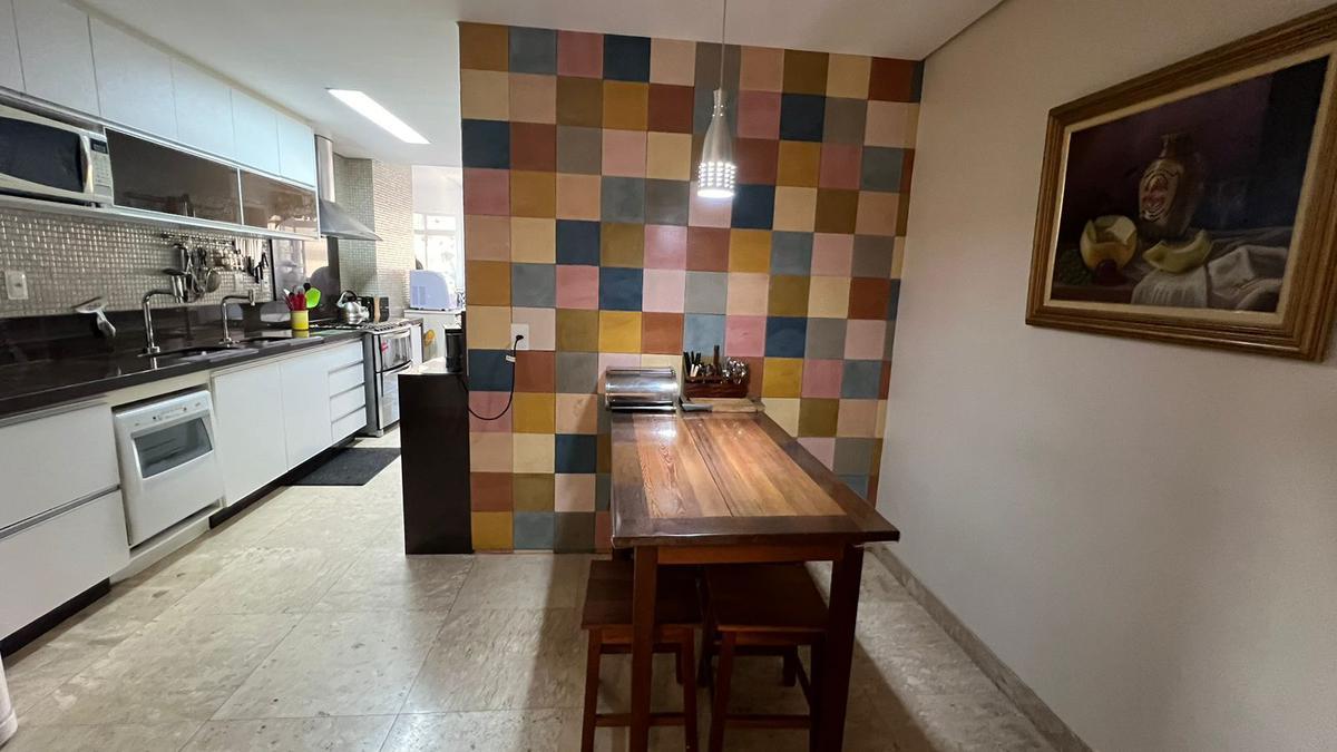 Apartamento, Coração de Jesus, 4 Quartos, 2 Vagas, 2 Suítes
