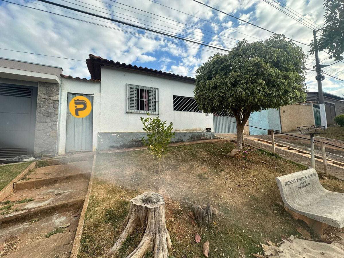 Casa, Centro, 3 Quartos, 2 Vagas