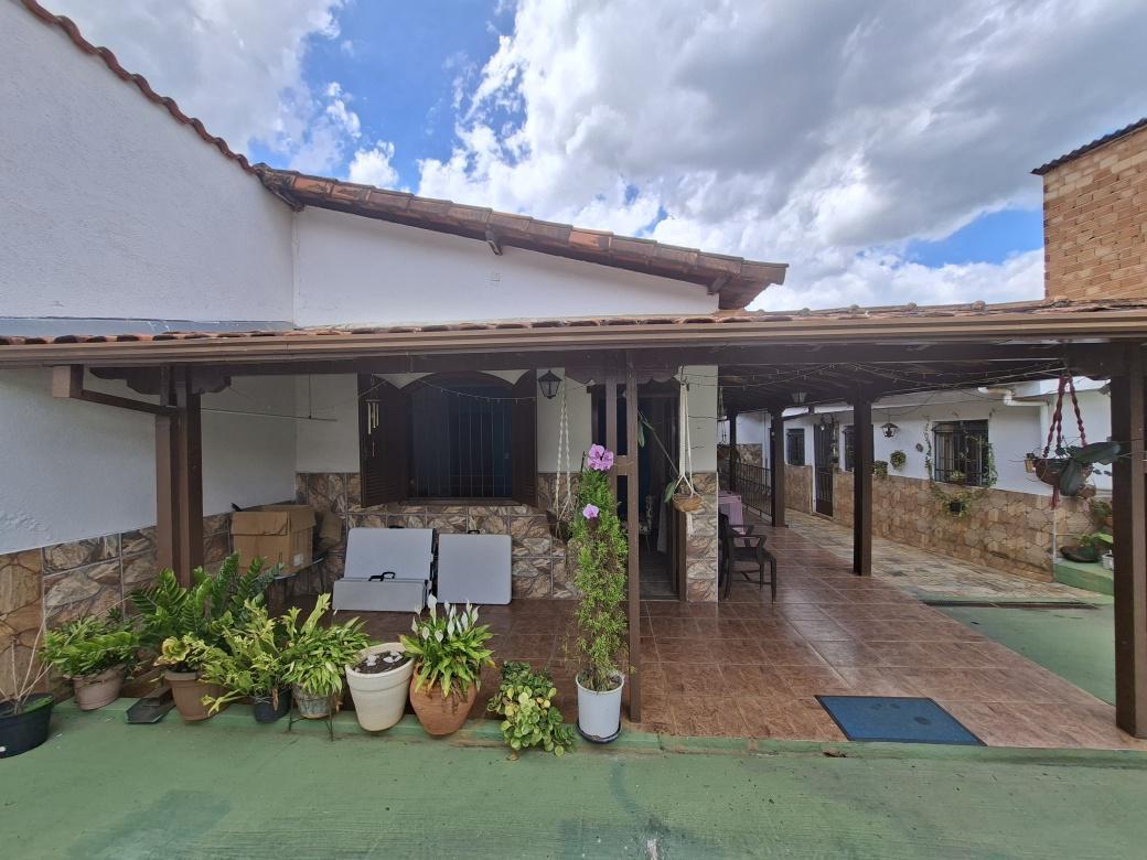 Casa, Vera Cruz, 3 Quartos, 5 Vagas, 1 Suíte