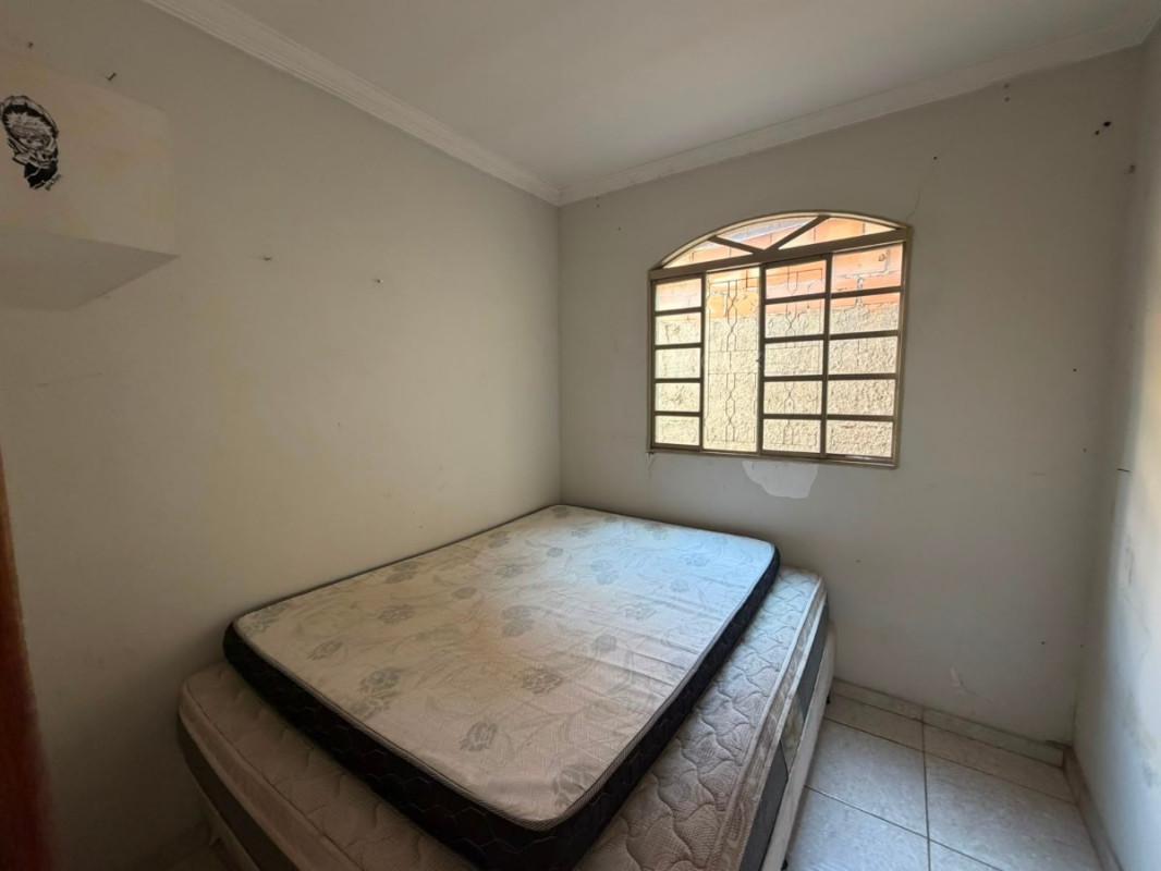 Casa, Industrial, 3 Quartos, 2 Vagas