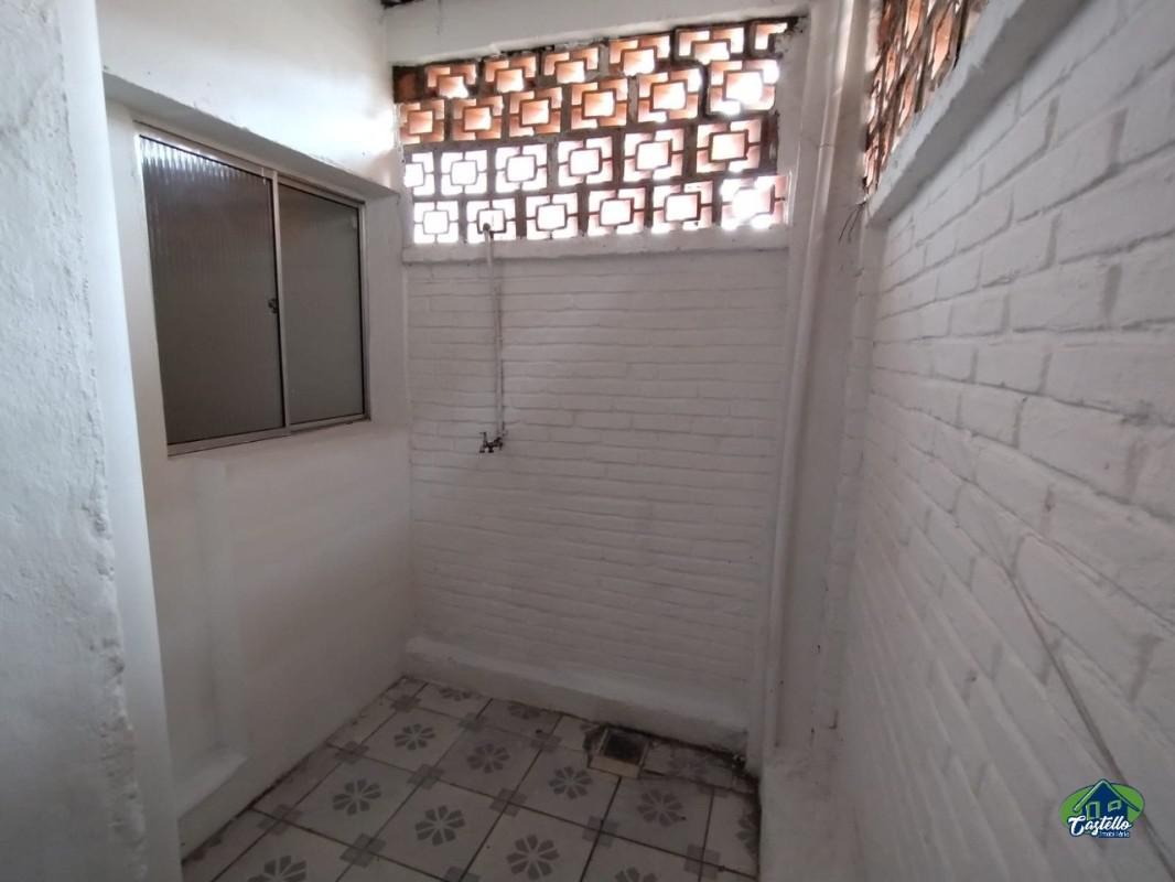 Casa, Cachoeirinha, 2 Quartos, 0 Vaga