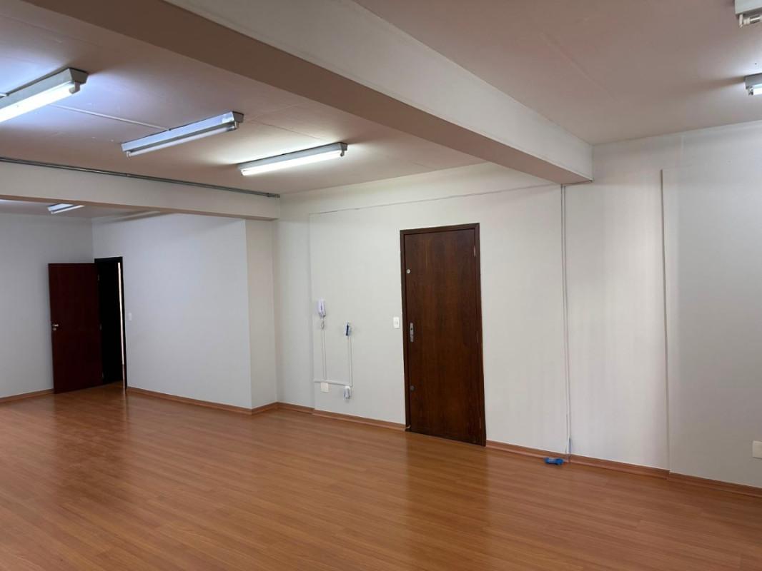 Sala, Centro, 0 Quarto, 1 Vaga