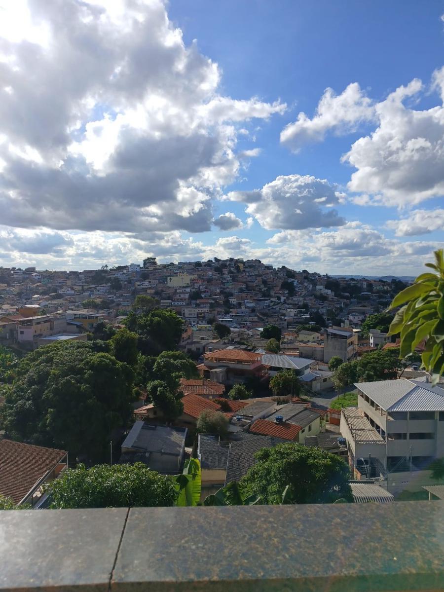 Casa, Céu Azul, 4 Quartos, 2 Vagas, 2 Suítes