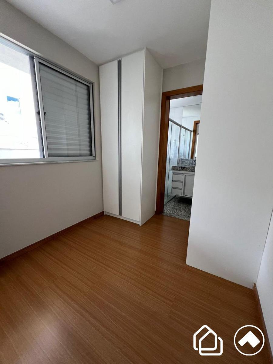 Cobertura, Funcionários, 2 Quartos, 2 Vagas, 2 Suítes