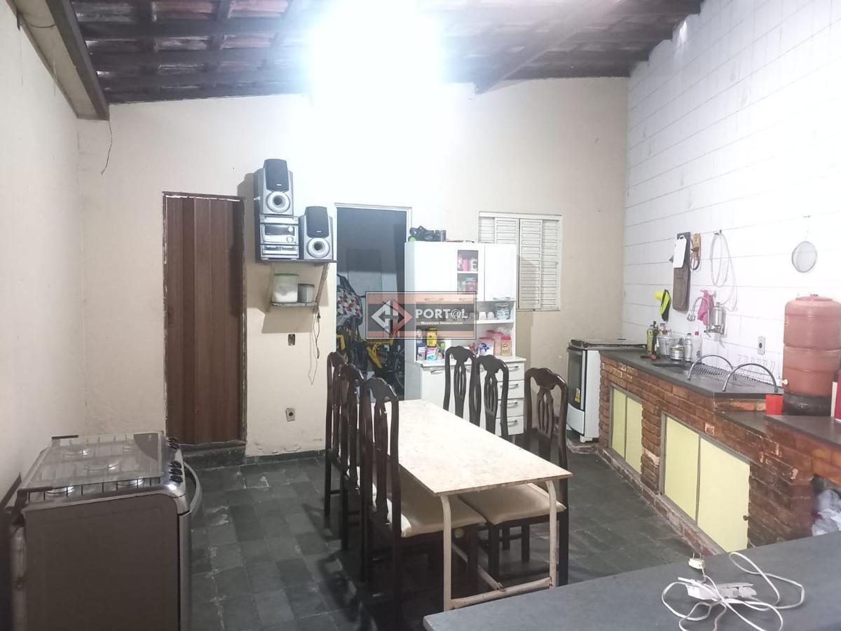 Casa, Planalto, 4 Quartos, 4 Vagas, 1 Suíte