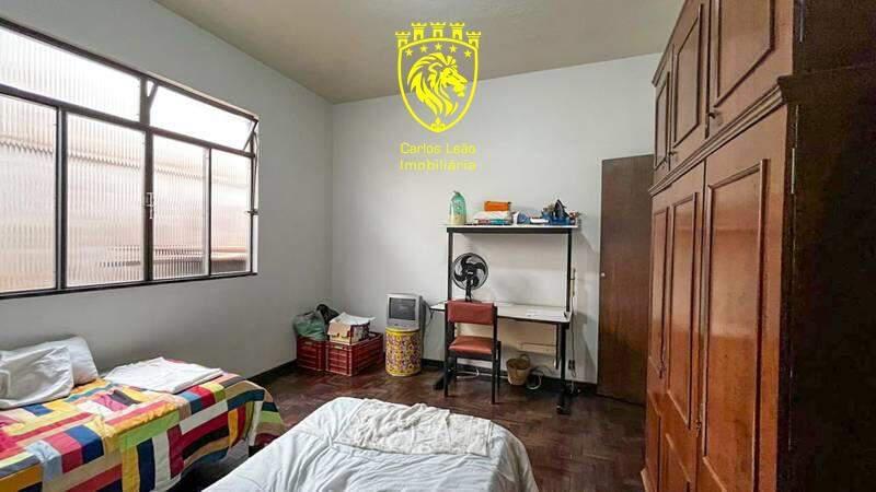 Casa, Santa Terezinha, 4 Quartos, 5 Vagas, 1 Suíte