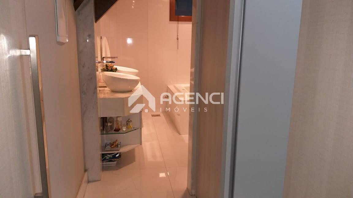 Casa, Camargos, 4 Quartos, 0 Vaga, 2 Suítes