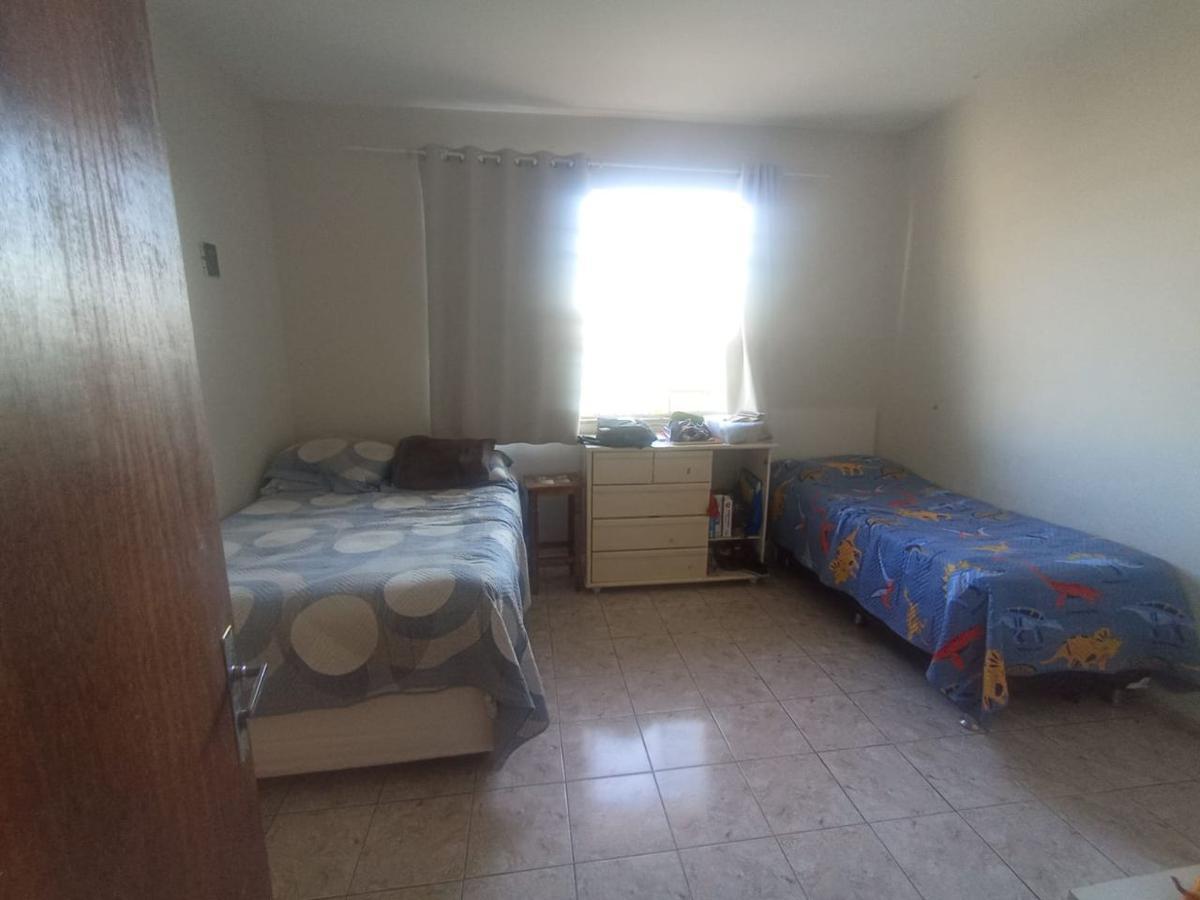 Casa, Santa Cruz, 3 Quartos, 8 Vagas, 1 Suíte