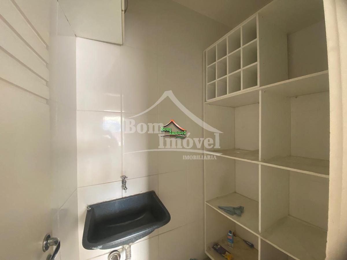 Casa, Centro, 2 Quartos, 6 Vagas, 1 Suíte