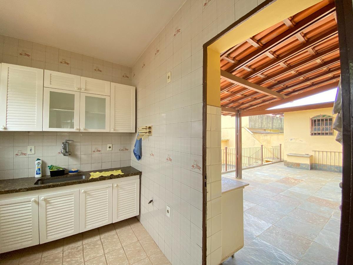 Casa, Sagrada Família, 7 Quartos, 4 Vagas, 2 Suítes