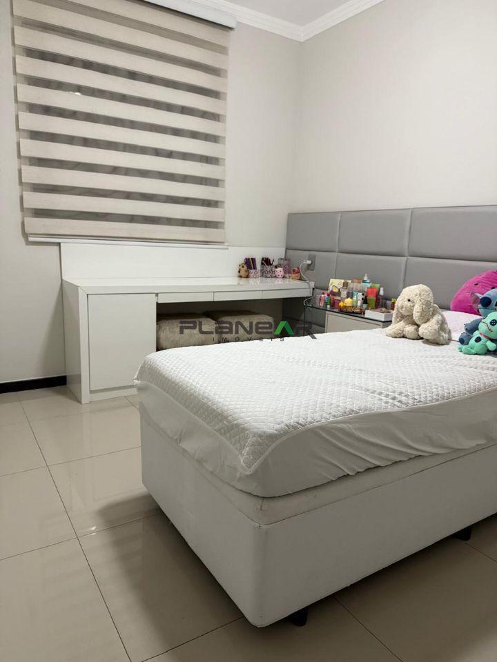 Casa, Europa, 3 Quartos, 4 Vagas, 1 Suíte