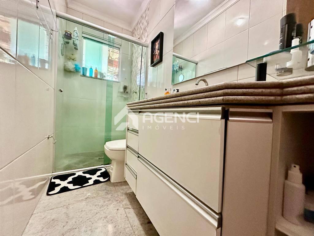 Casa, Cabral, 3 Quartos, 0 Vaga, 2 Suítes