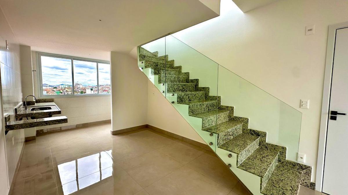 Cobertura, Santa Efigênia, 2 Quartos, 1 Vaga, 1 Suíte