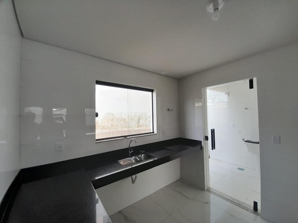 Casa, Floramar, 3 Quartos, 2 Vagas, 1 Suíte