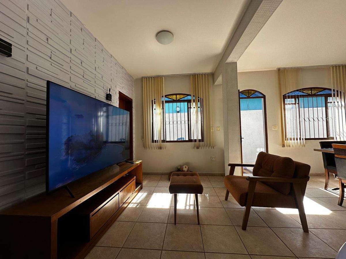 Casa, Nova Granada, 5 Quartos, 6 Vagas, 1 Suíte