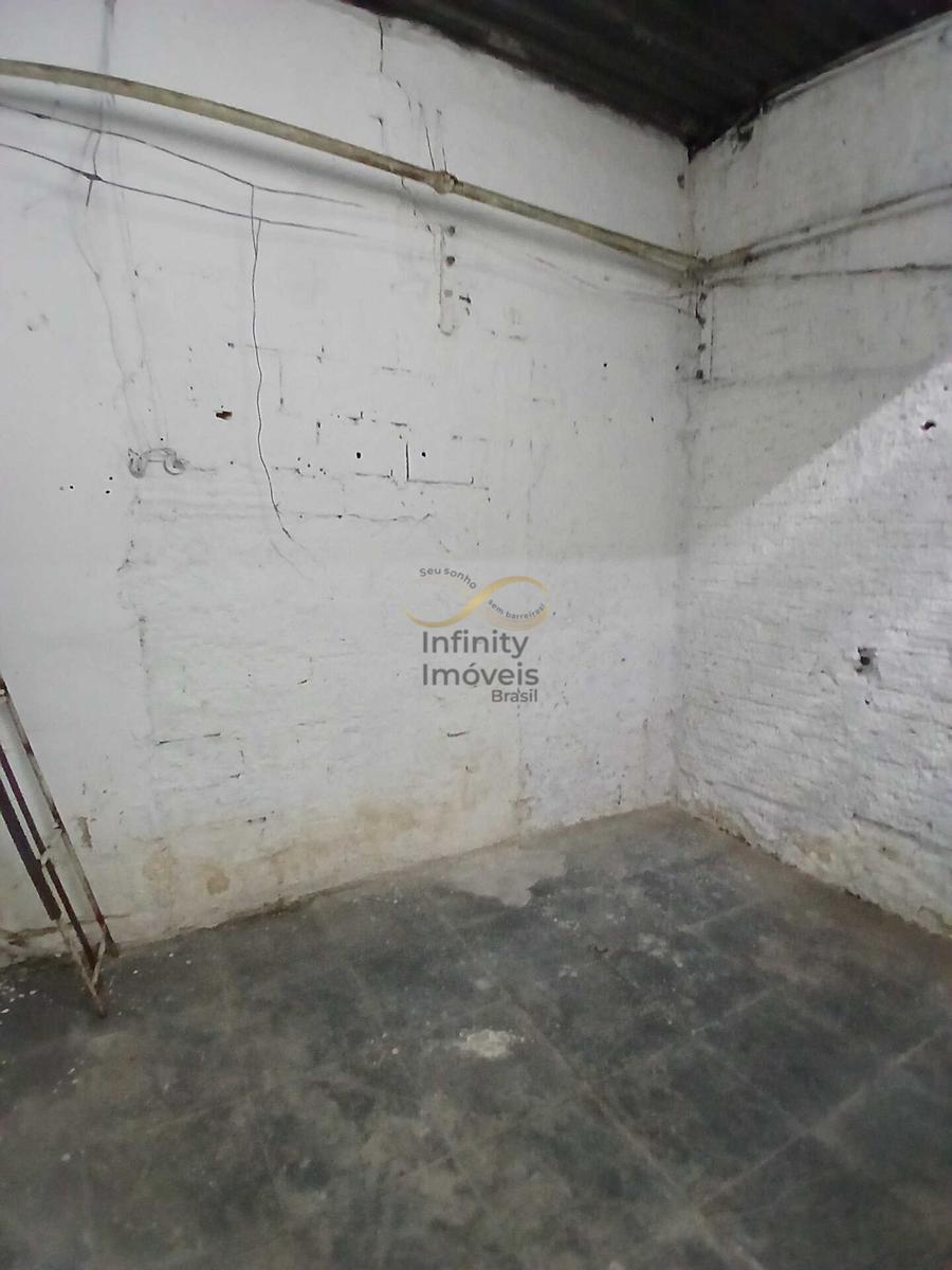Ponto Comercial, Carlos Prates, 0 Quarto