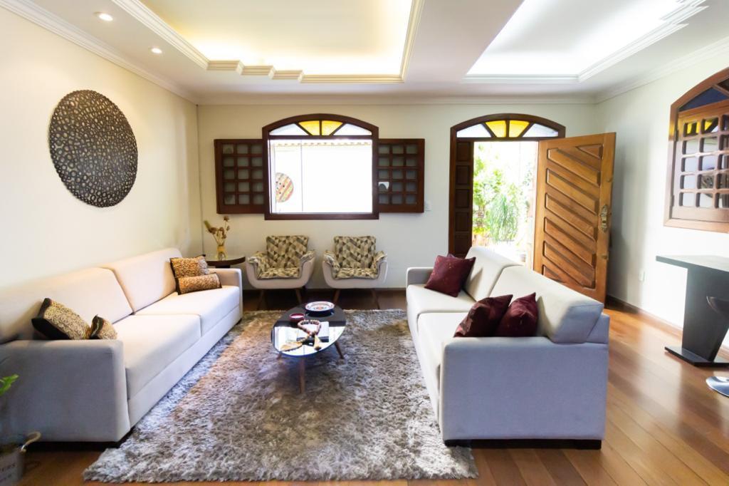 Casa, Sagrada Família, 4 Quartos, 6 Vagas, 1 Suíte