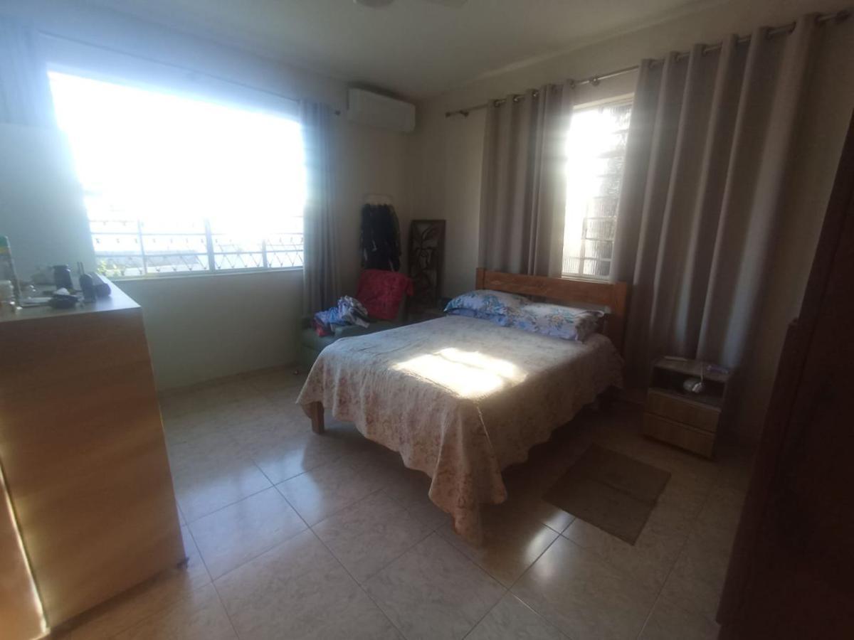 Casa, Santa Cruz, 3 Quartos, 8 Vagas, 1 Suíte