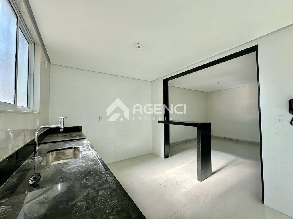 Apartamento, Serrano, 4 Quartos, 0 Vaga, 1 Suíte