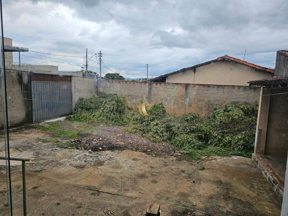Casa, Esperança, 4 Quartos, 2 Vagas, 1 Suíte