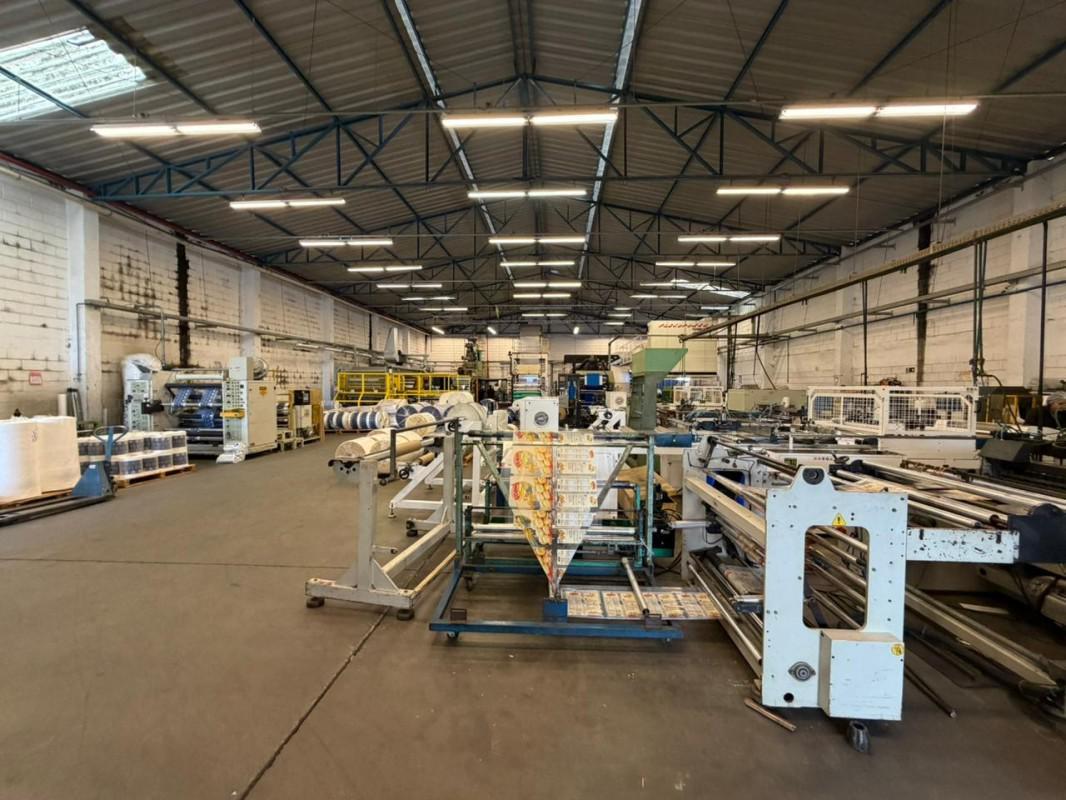 Galpão, Serrano, 0 Quarto, 10 Vagas