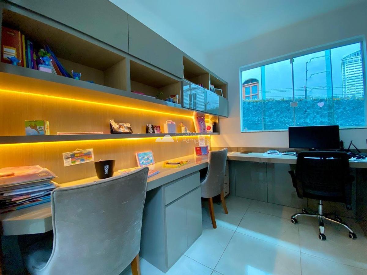 Casa, Planalto, 4 Quartos, 3 Vagas, 1 Suíte