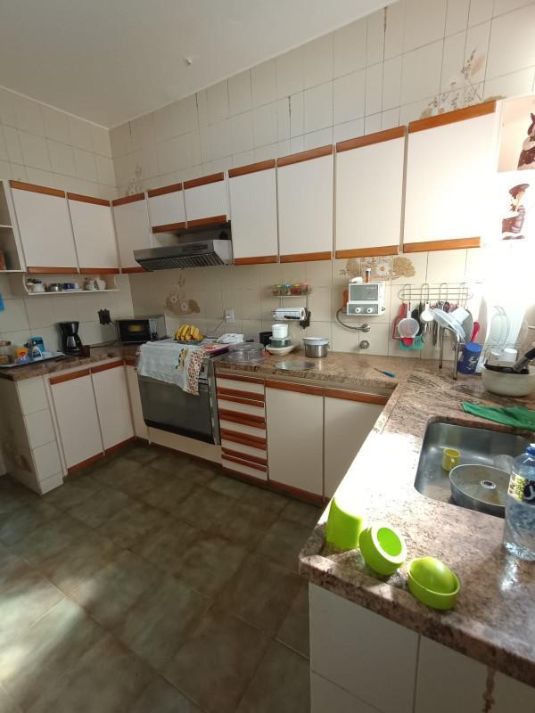 Casa, Luxemburgo, 4 Quartos, 4 Vagas, 1 Suíte