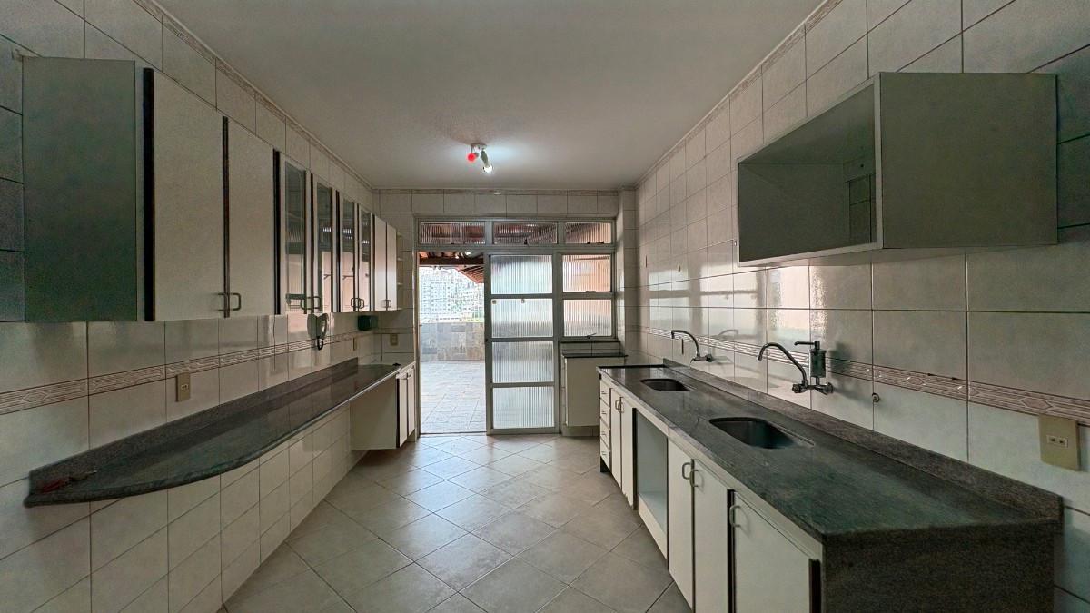 Casa, Nova Granada, 5 Quartos, 3 Vagas, 1 Suíte
