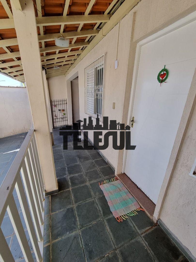 Casa, Pinheiros, 6 Quartos, 0 Vaga, 3 Suítes