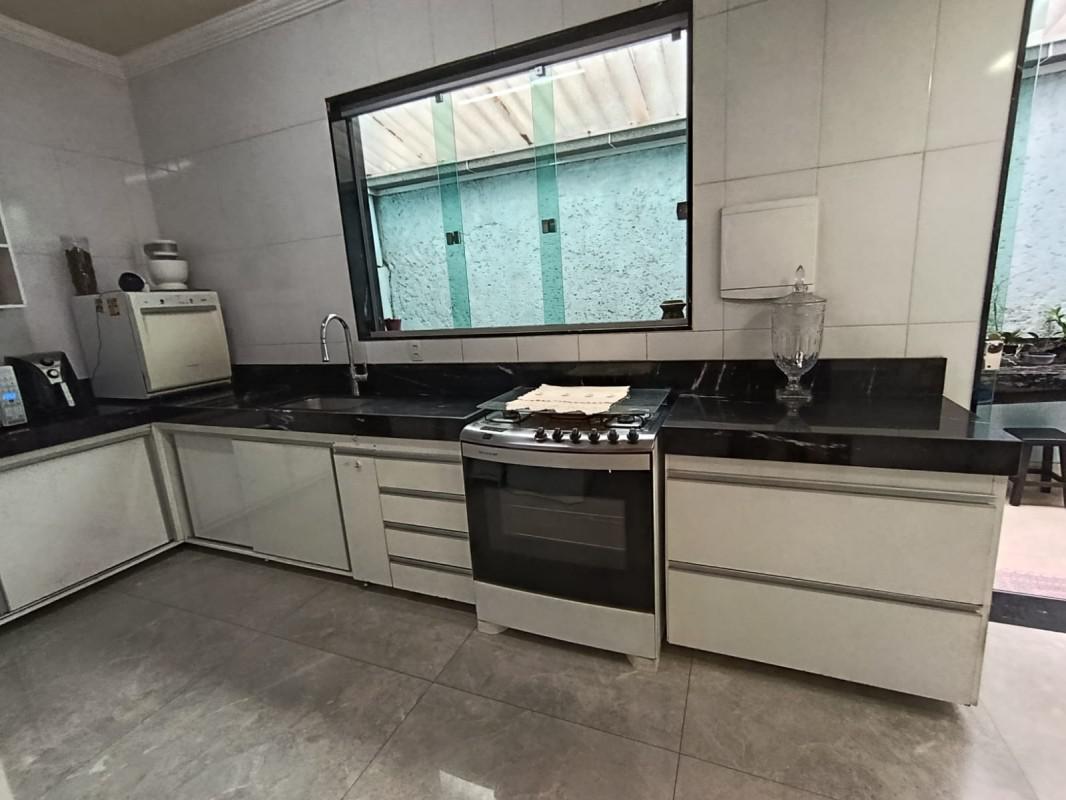 Casa, Castelo, 4 Quartos, 4 Vagas, 2 Suítes