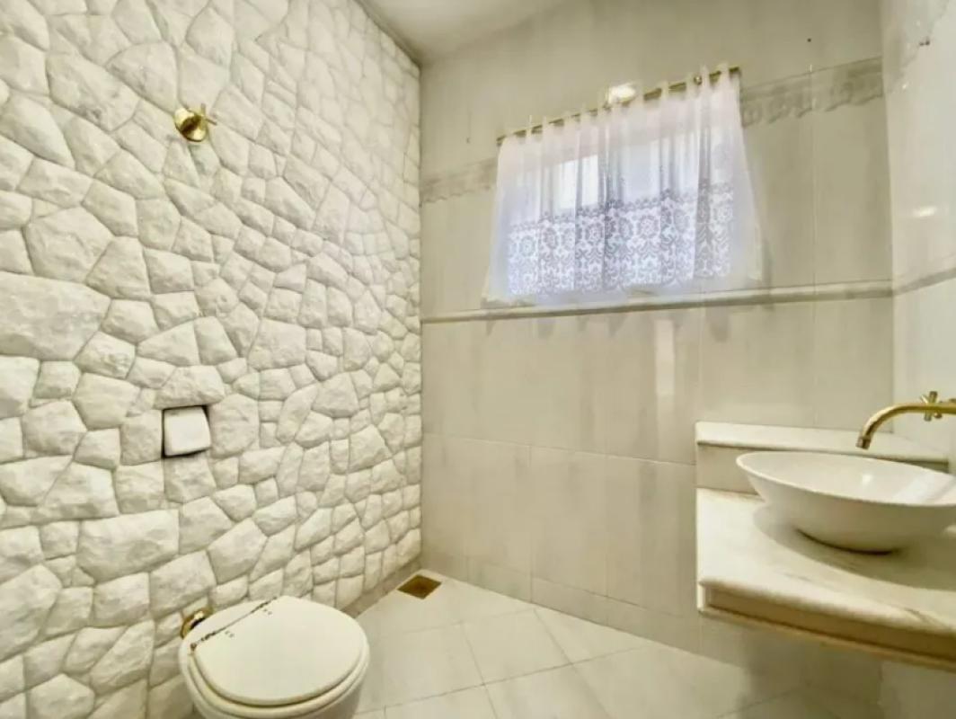 Casa, Castelo, 4 Quartos, 6 Vagas, 1 Suíte