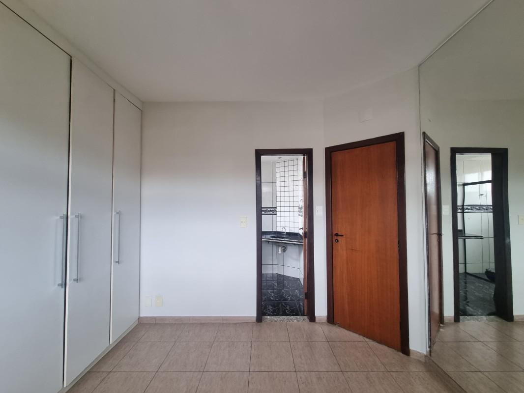 Cobertura, Jardim Riacho das Pedras, 4 Quartos, 2 Vagas, 1 Suíte