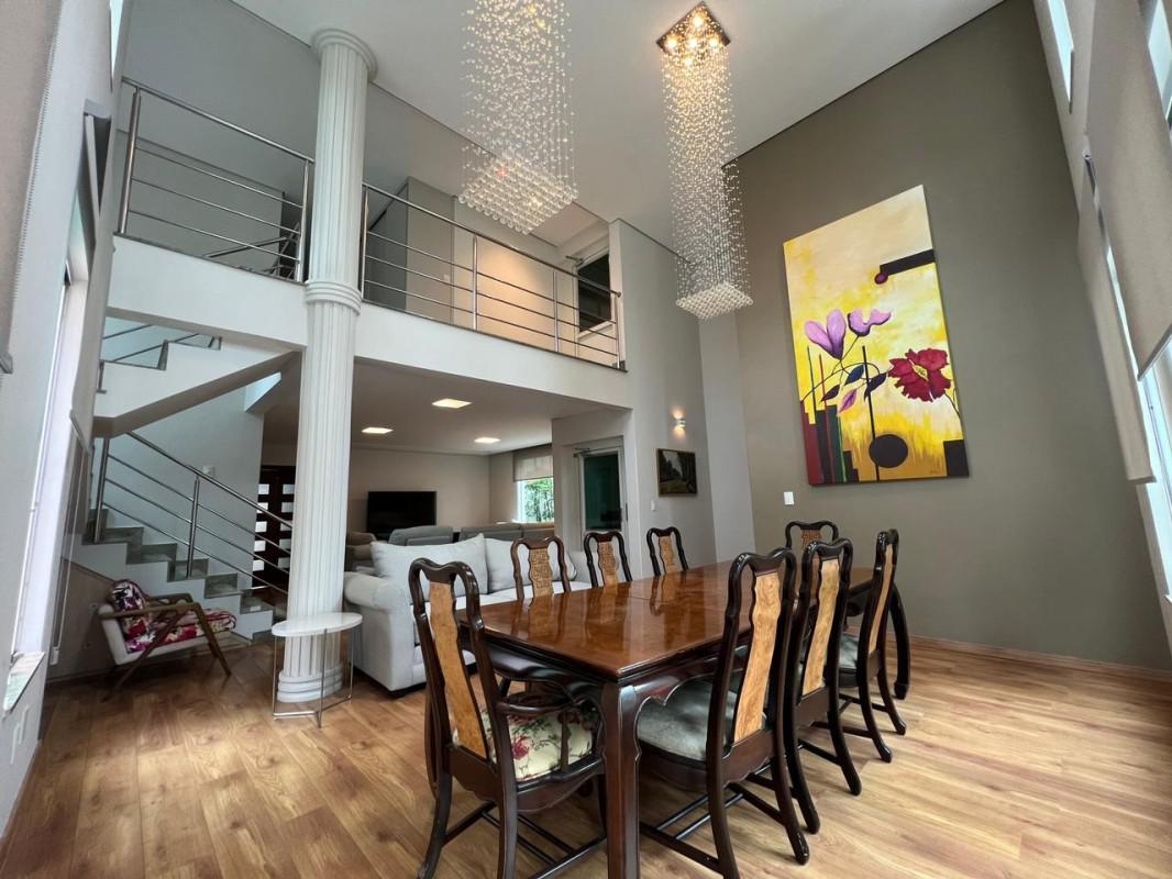 Casa, Castelo, 4 Quartos, 4 Vagas, 1 Suíte