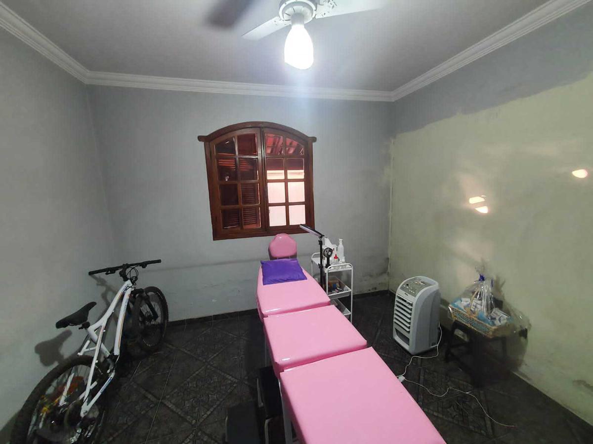 Casa, Arvoredo, 4 Quartos, 2 Vagas, 1 Suíte